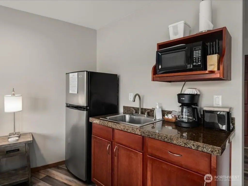 322 W Woodin Avenue Chelan WA 98816