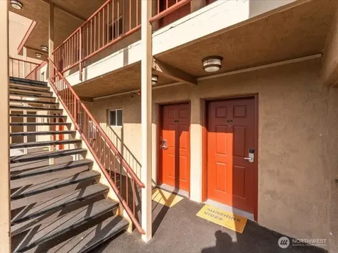 322 W Woodin Avenue Chelan WA 98816