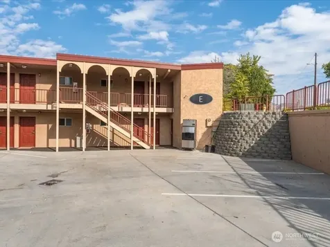 322 W Woodin Avenue Chelan WA 98816
