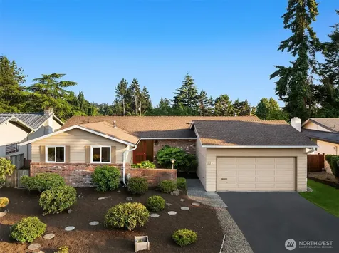 1325 NW 200th Street Shoreline WA 98177