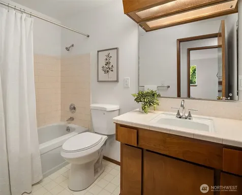 1325 NW 200th Street Shoreline WA 98177