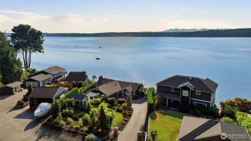 10213 Cherry Lane NW Gig Harbor WA 98332