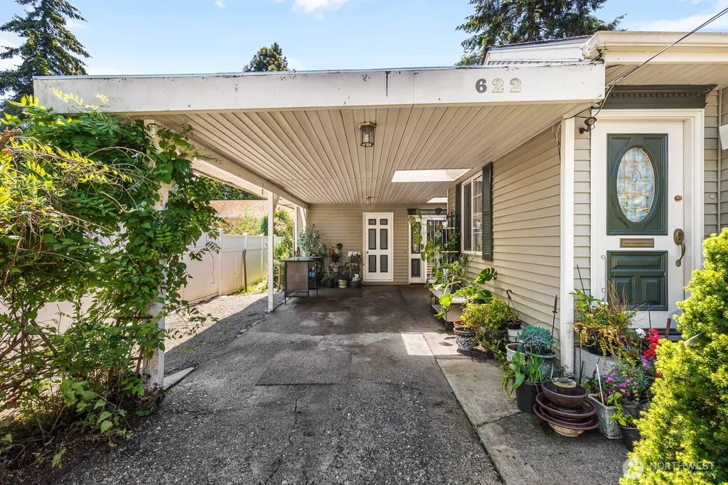 622 47th St SE Everett WA 98203