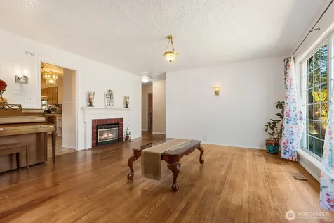622 47th St SE Everett WA 98203