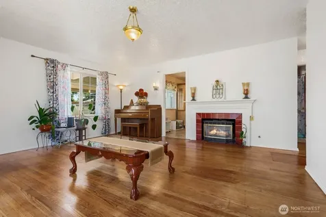 622 47th St SE Everett WA 98203