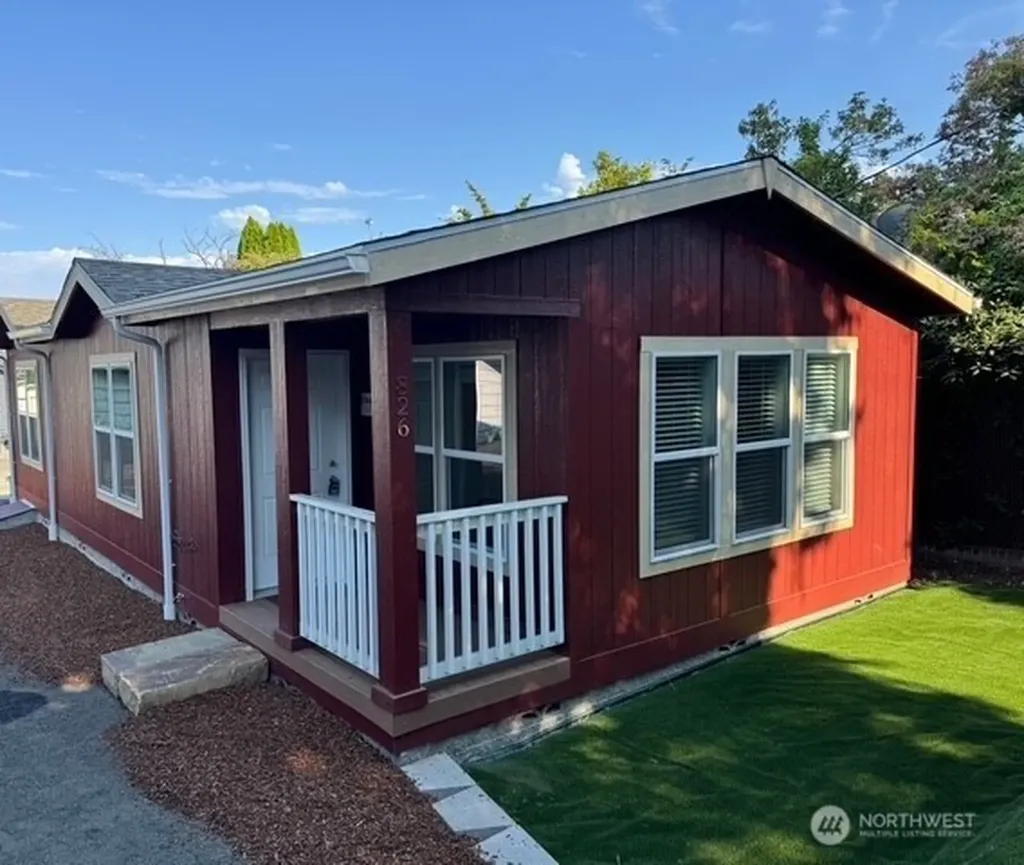 826 Chester Avenue Bremerton WA 98337