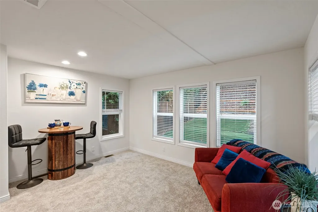 826 Chester Avenue Bremerton WA 98337