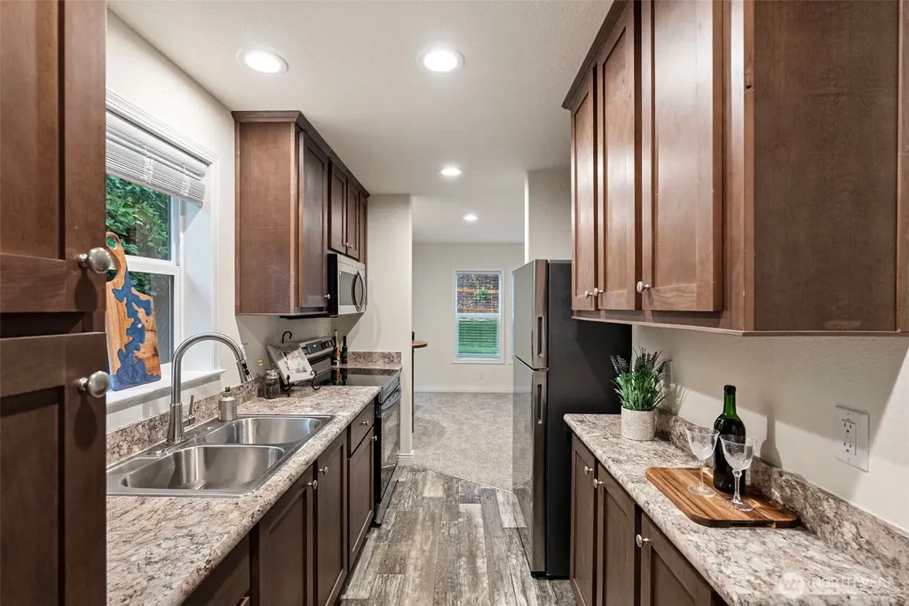 826 Chester Avenue Bremerton WA 98337