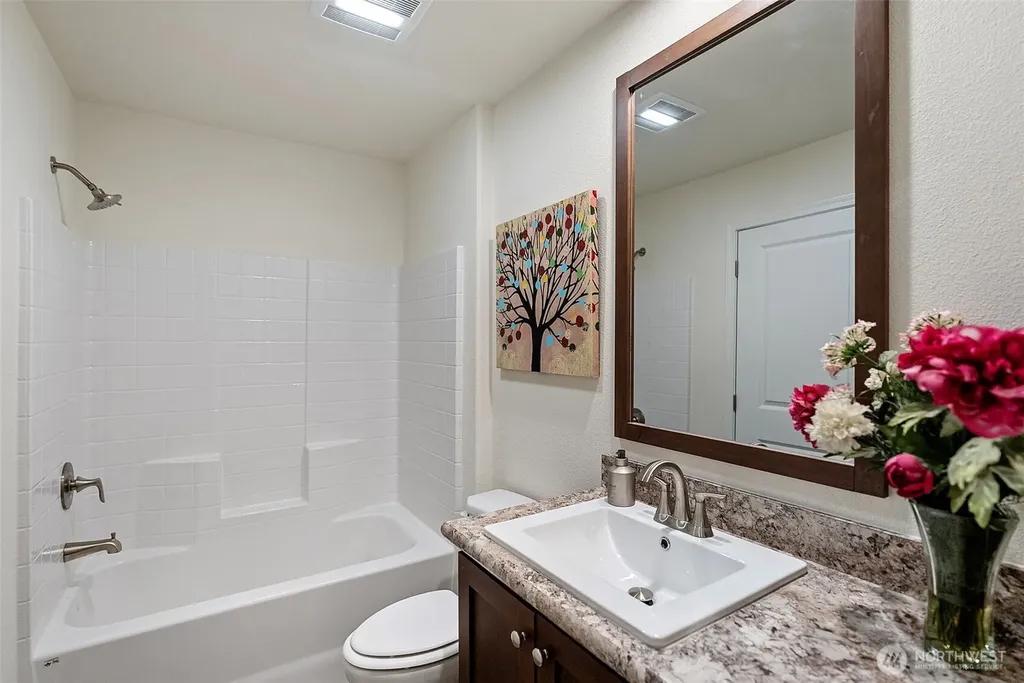 826 Chester Avenue Bremerton WA 98337