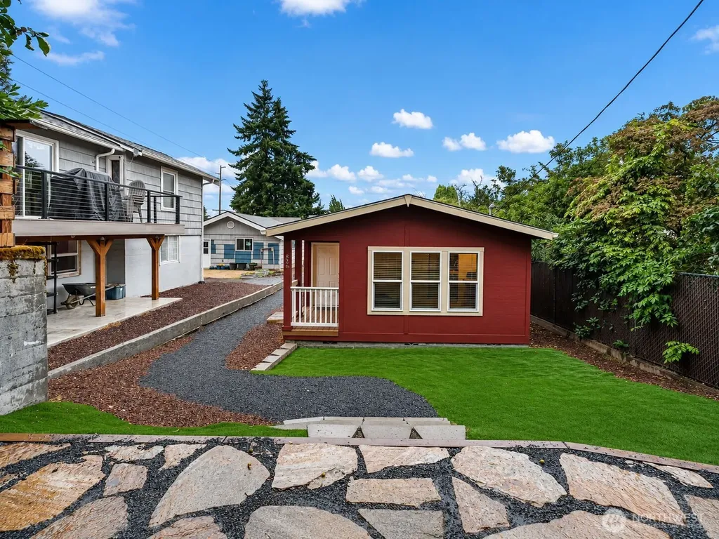 826 Chester Avenue Bremerton WA 98337