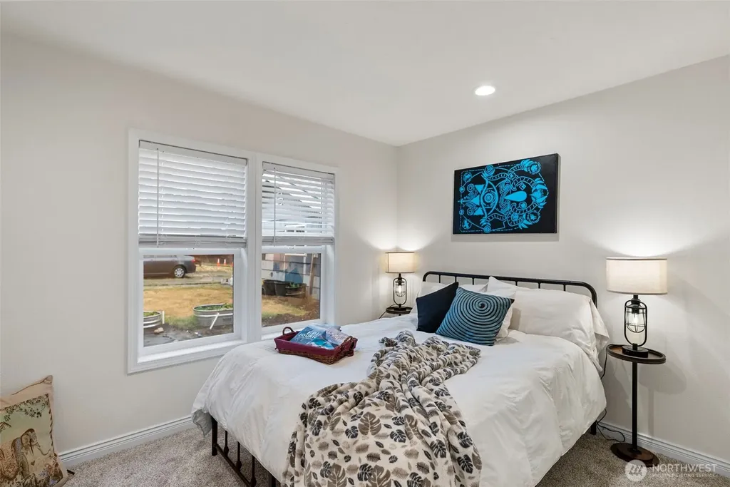 826 Chester Avenue Bremerton WA 98337