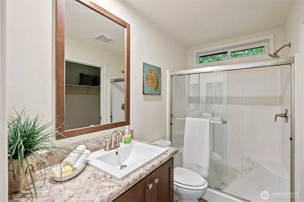 826 Chester Avenue Bremerton WA 98337