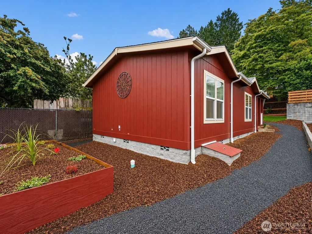 826 Chester Avenue Bremerton WA 98337