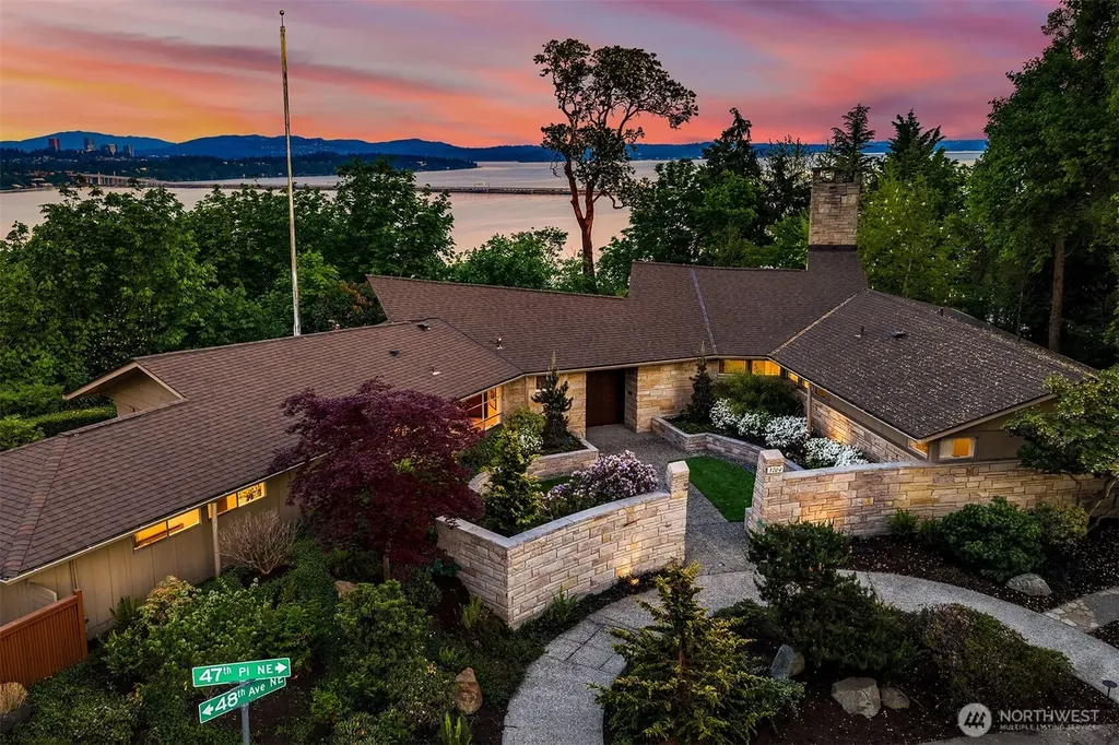3704 48th Avenue NE Seattle WA 98105