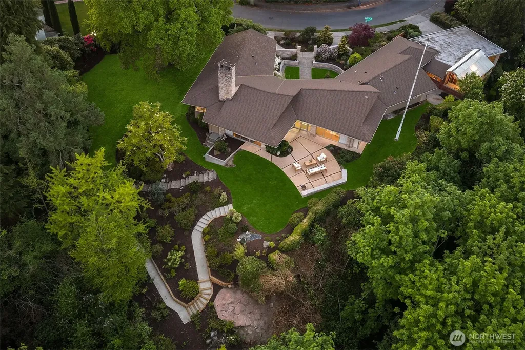 3704 48th Avenue NE Seattle WA 98105