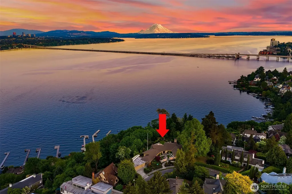 3704 48th Avenue NE Seattle WA 98105