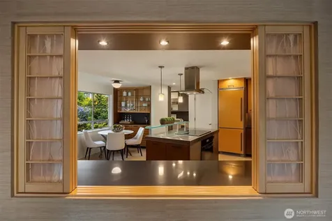 3704 48th Avenue NE Seattle WA 98105