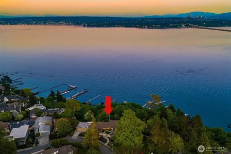 3704 48th Avenue NE Seattle WA 98105