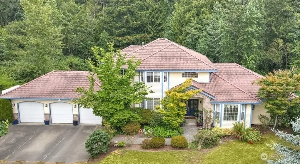 26028 204th Avenue SE Covington WA 98042