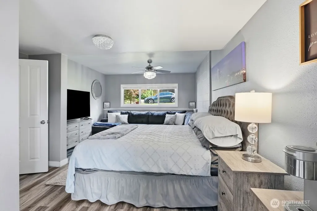 13305 115th Avenue NE Kirkland WA 98034