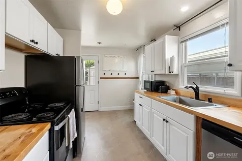 8503 33rd Avenue S Lakewood WA 98499