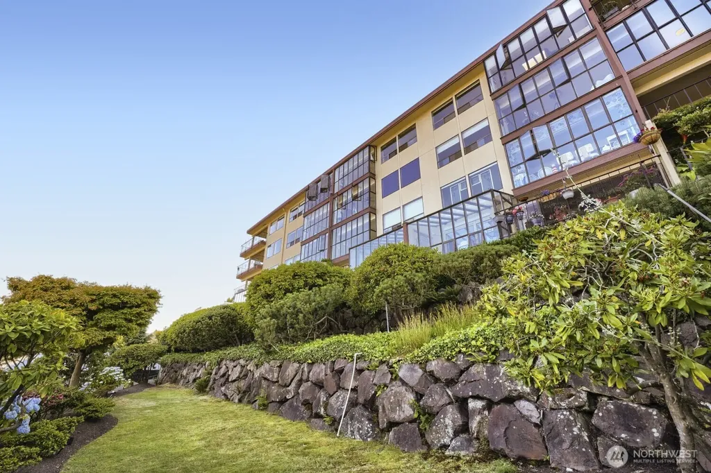 3100 W Commodore Way Seattle WA 98199