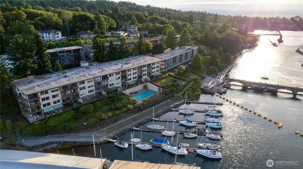 3100 W Commodore Way Seattle WA 98199