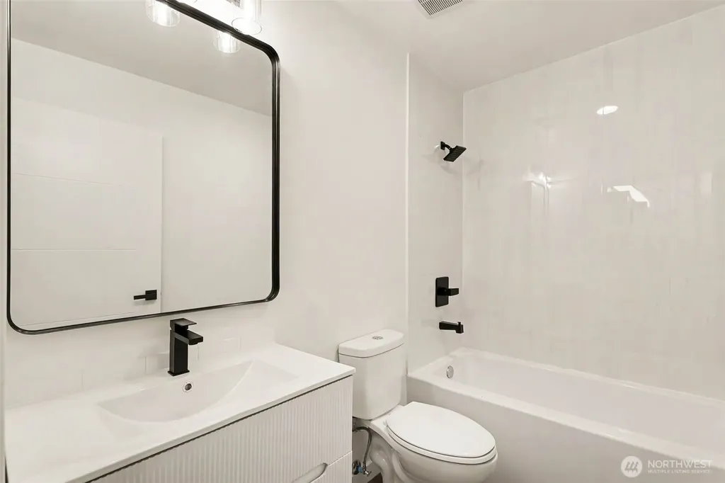7776 Highland Park Way SW Seattle WA 98106