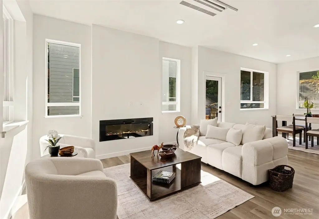 7776 Highland Park Way SW Seattle WA 98106