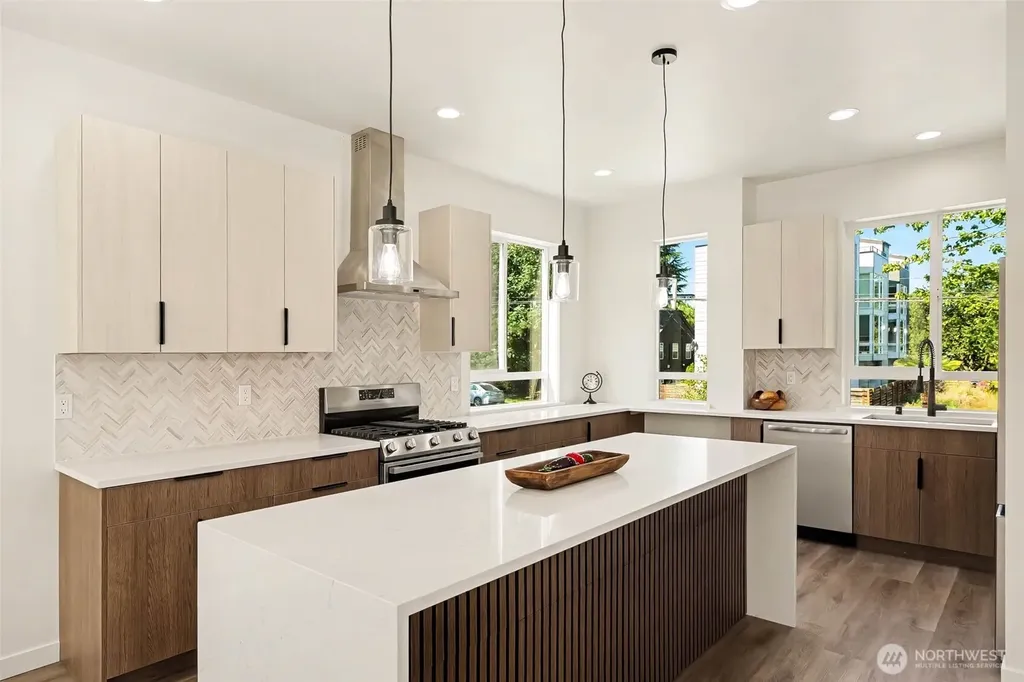 7776 Highland Park Way SW Seattle WA 98106