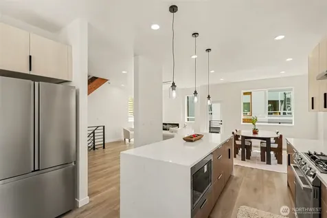 7776 Highland Park Way SW Seattle WA 98106