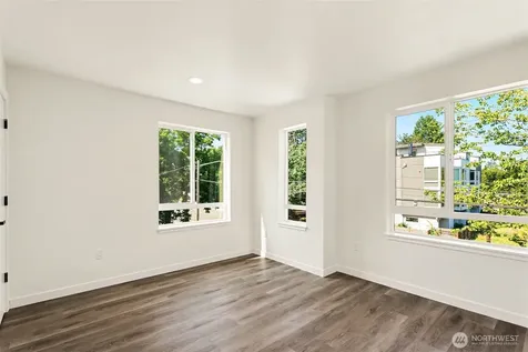7776 Highland Park Way SW Seattle WA 98106