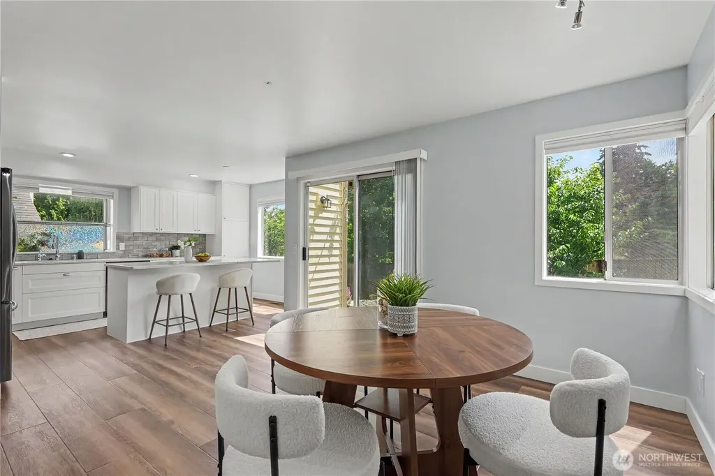 24305 SE 42nd Place Sammamish WA 98029