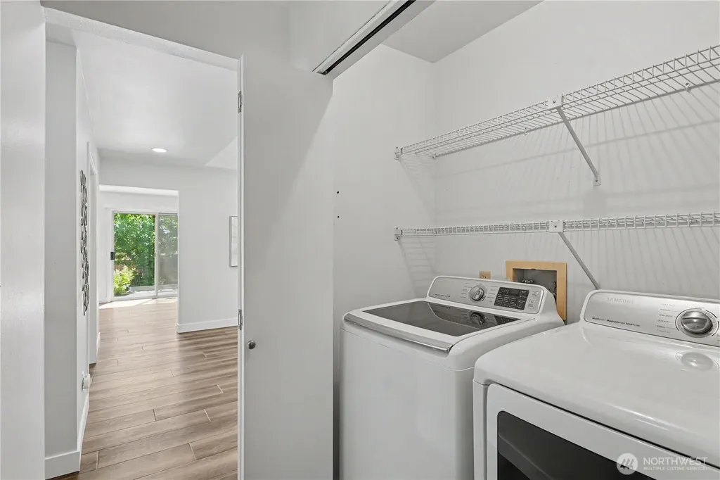 24305 SE 42nd Place Sammamish WA 98029