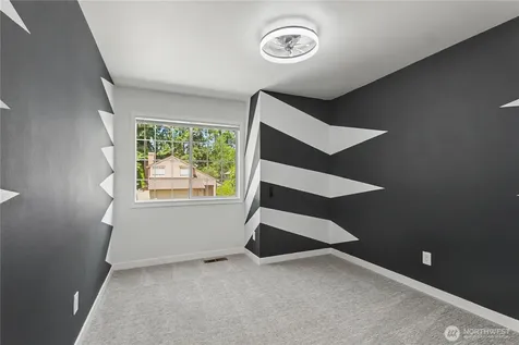 24305 SE 42nd Place Sammamish WA 98029