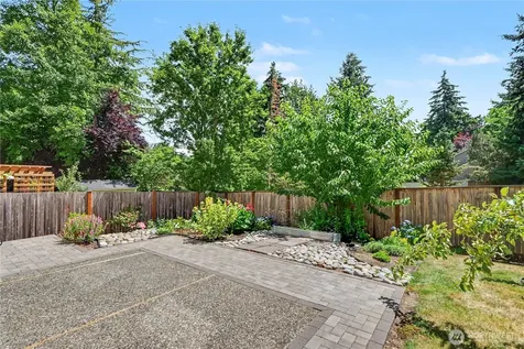 24305 SE 42nd Place Sammamish WA 98029