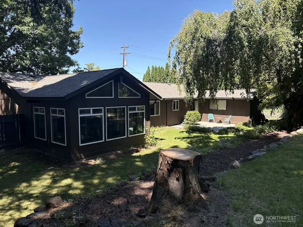 811 Kansas Avenue N East Wenatchee WA 98802