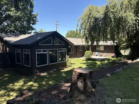811 Kansas Avenue N East Wenatchee WA 98802
