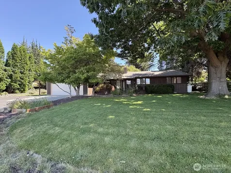 811 Kansas Avenue N East Wenatchee WA 98802