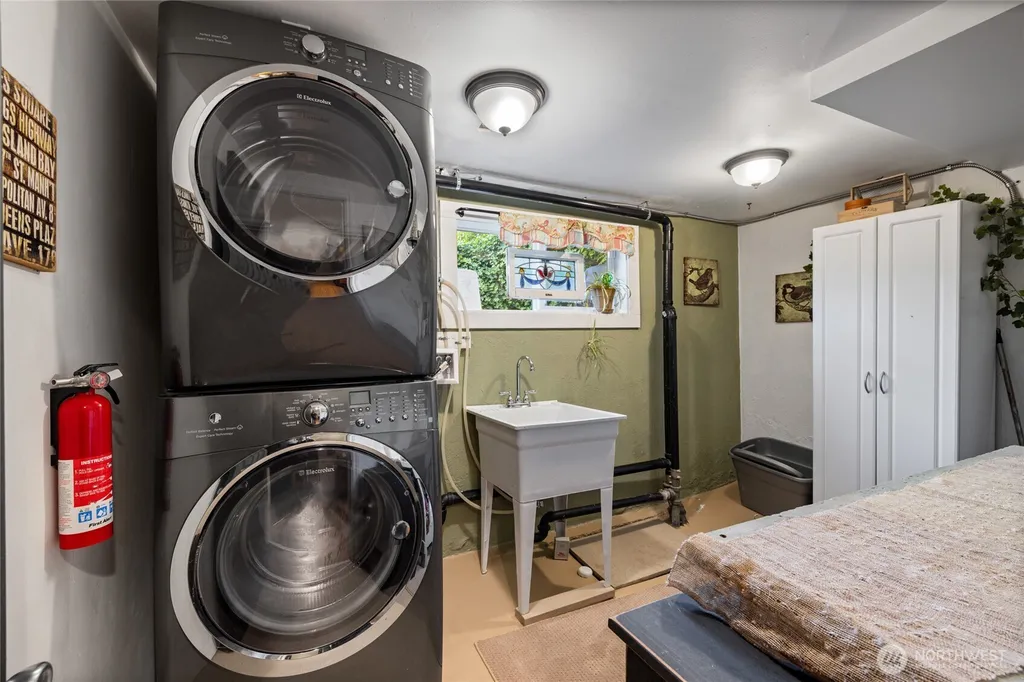 103 S 48th Street Tacoma WA 98408