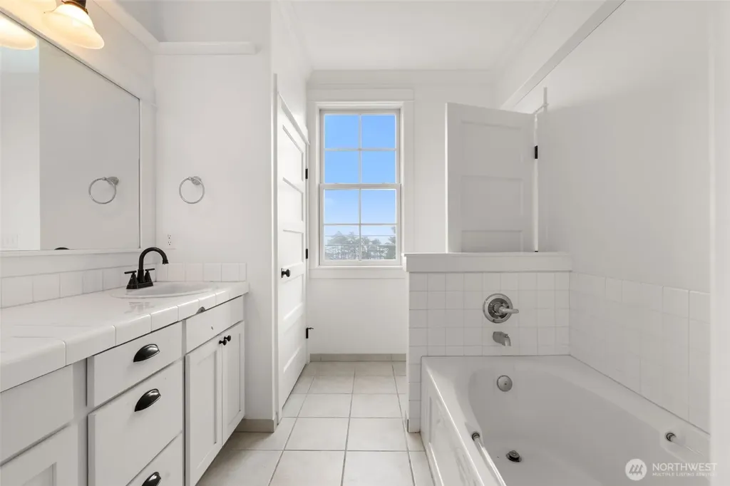 81 Fireside Lane Pacific Beach WA 98571