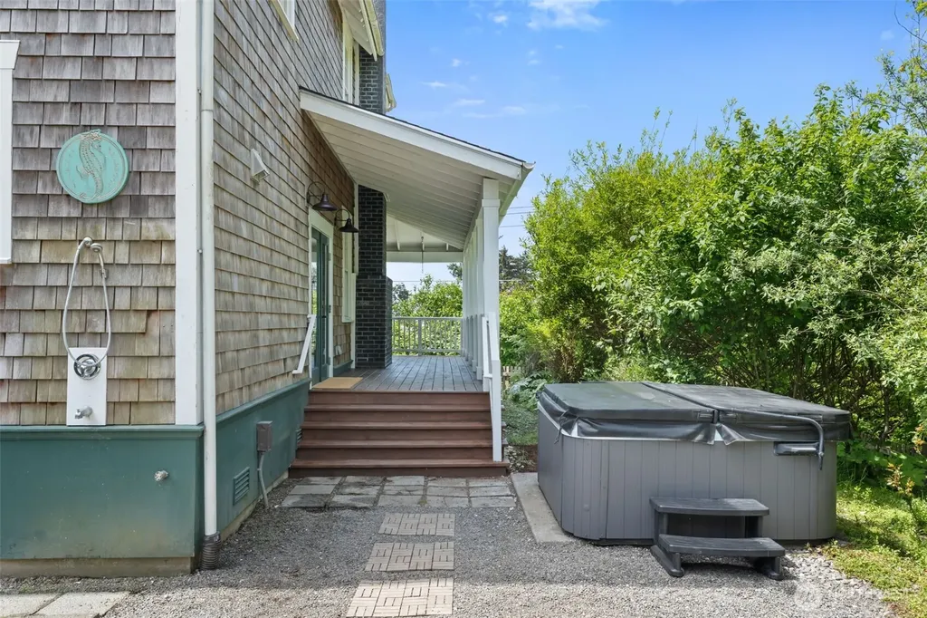 81 Fireside Lane Pacific Beach WA 98571