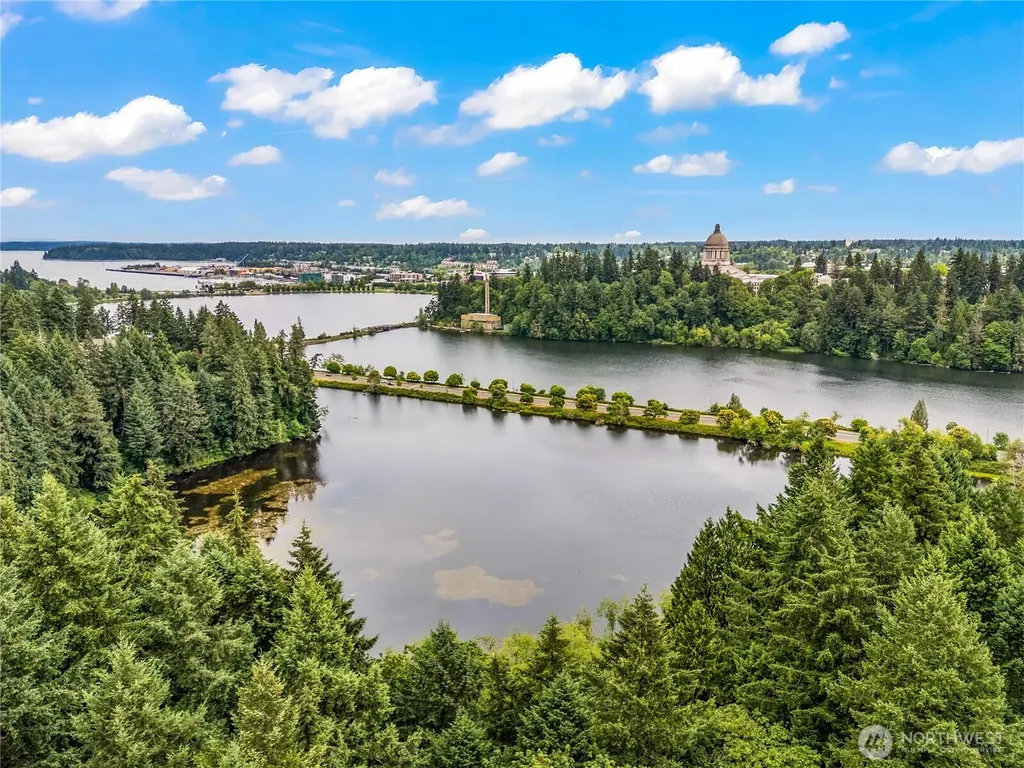 1910 Evergreen Park Olympia WA 98502