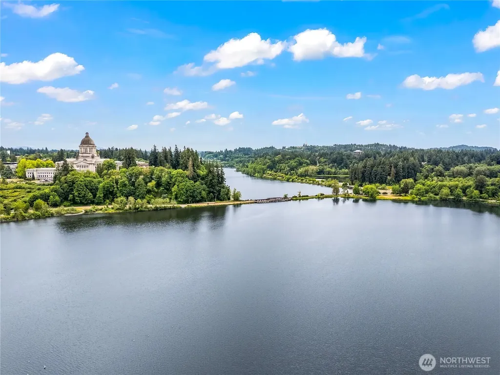 1910 Evergreen Park Olympia WA 98502