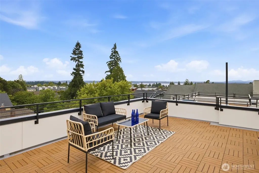 5904 42nd Avenue SW Seattle WA 98136