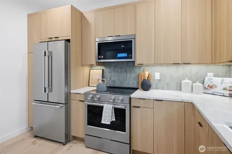 5904 42nd Avenue SW Seattle WA 98136