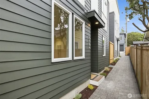 5904 42nd Avenue SW Seattle WA 98136