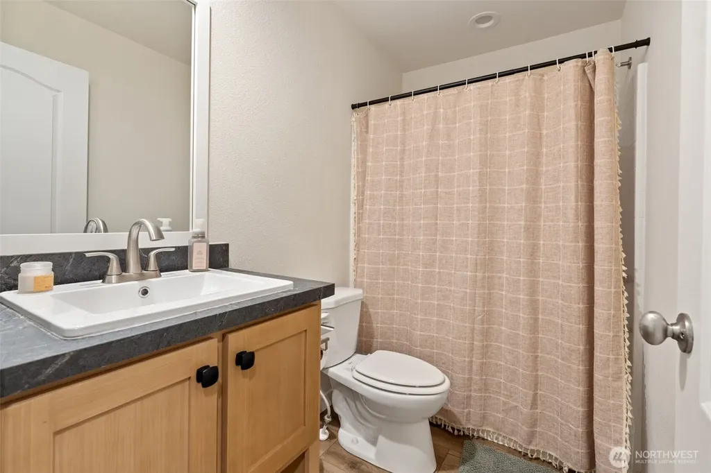 1018 SE Front Street Winlock WA 98596