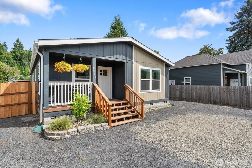 1018 SE Front Street Winlock WA 98596