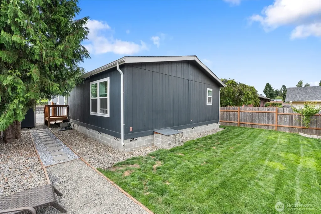 1018 SE Front Street Winlock WA 98596